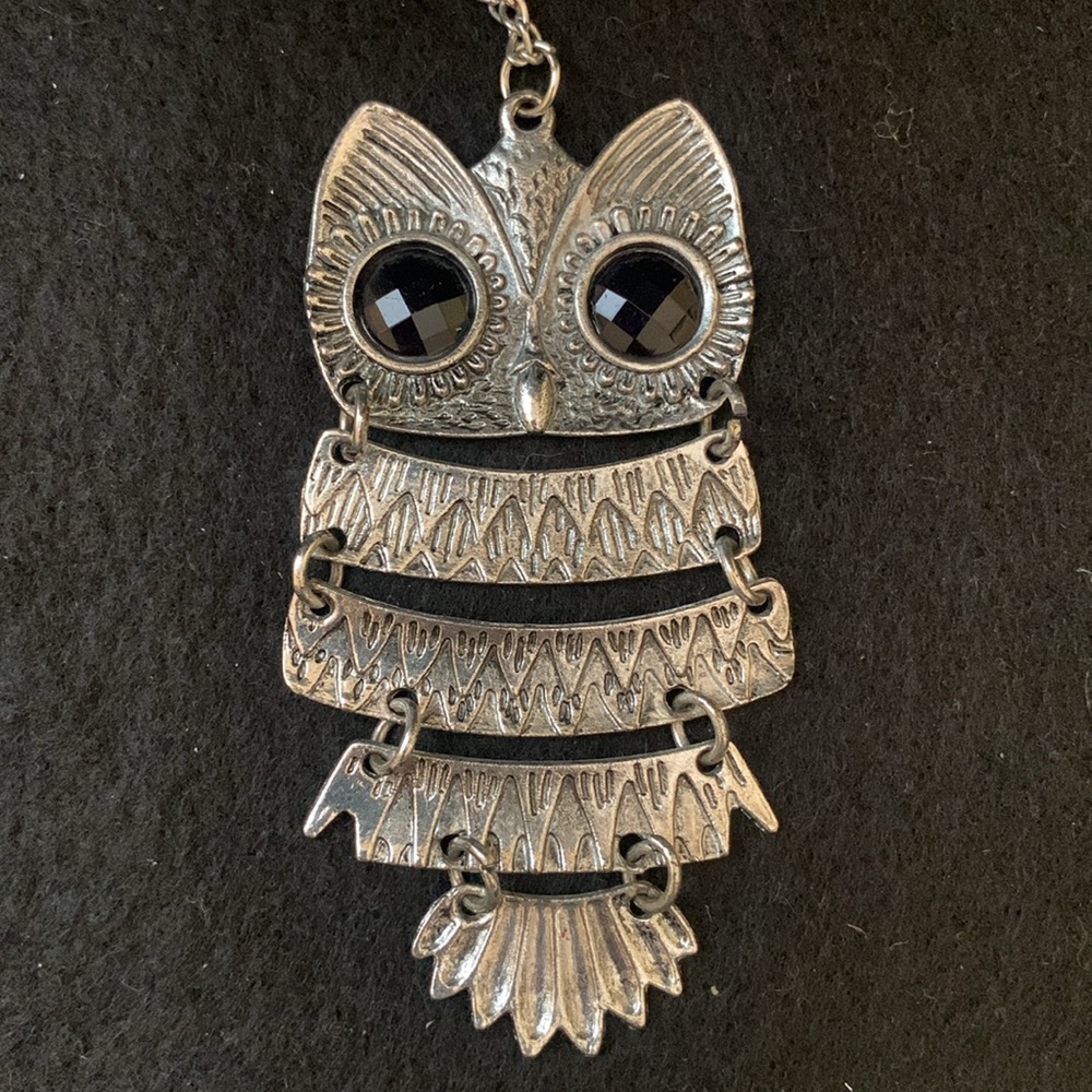 Vintage 70s Articulated Rhinestone Eyed Owl Necklace Pendant Silver-tone Chain